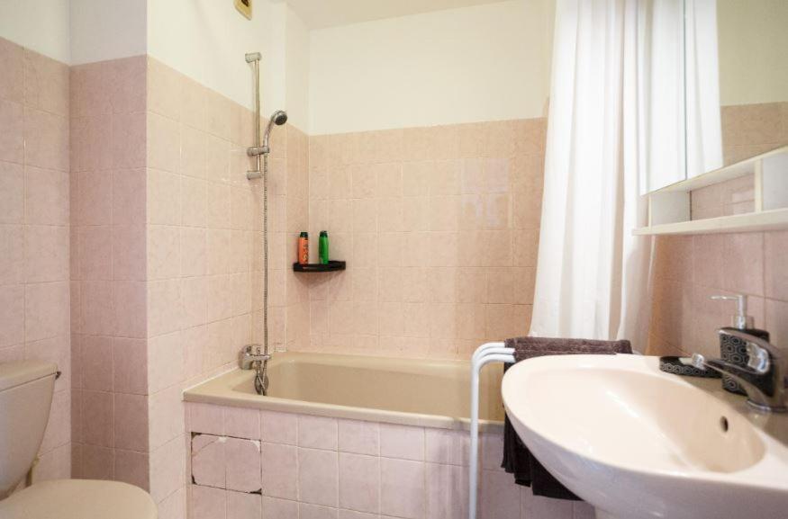 Appartement Cozy: 10/15 Min Des Champs Elysee Sartrouville Buitenkant foto